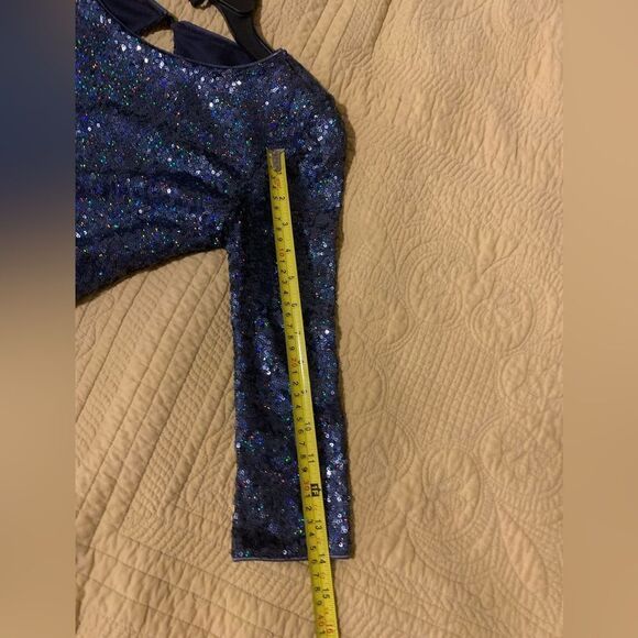 As U Wish Cocktail dress. Blue sequins. Size XS. Keyhole back. - Picture 10 of 10